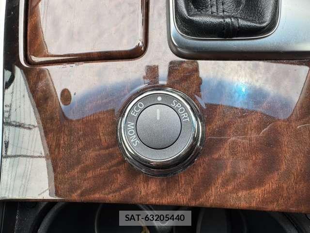 Nissan FUGA 2012-08 8742378-7