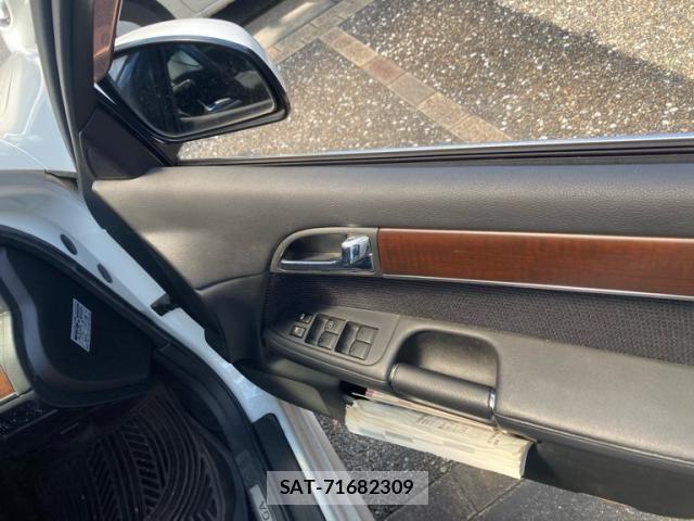 Nissan FUGA 2008-06 8742380-12