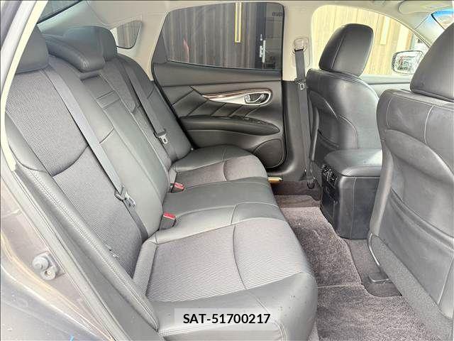 Nissan FUGA 2012-05 8780403-25