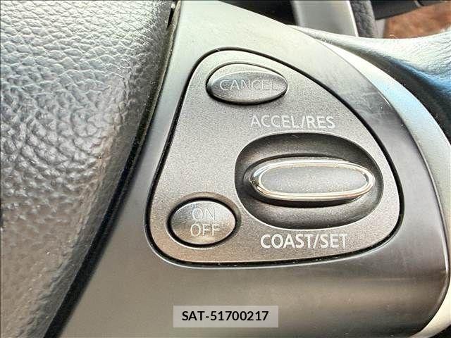 Nissan FUGA 2012-05 8780403-27