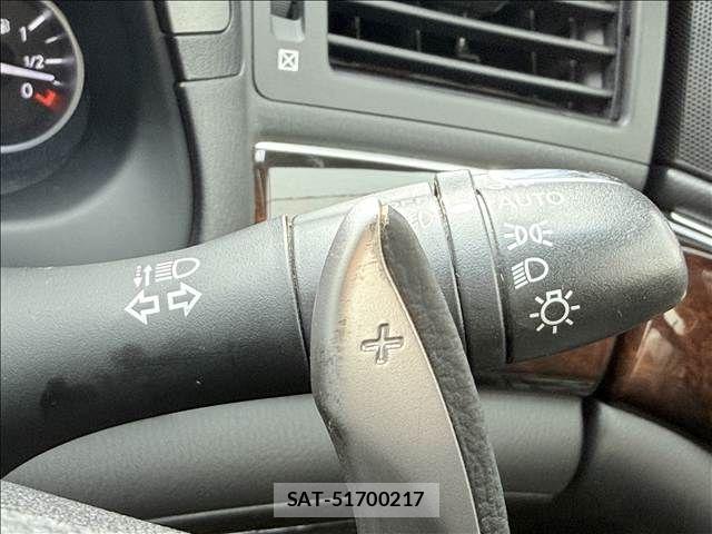 Nissan FUGA 2012-05 8780403-28