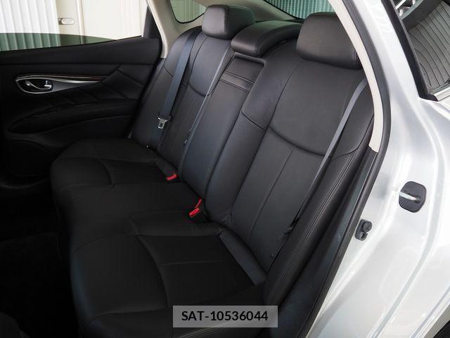 Nissan FUGA 2017-12 5868310-10