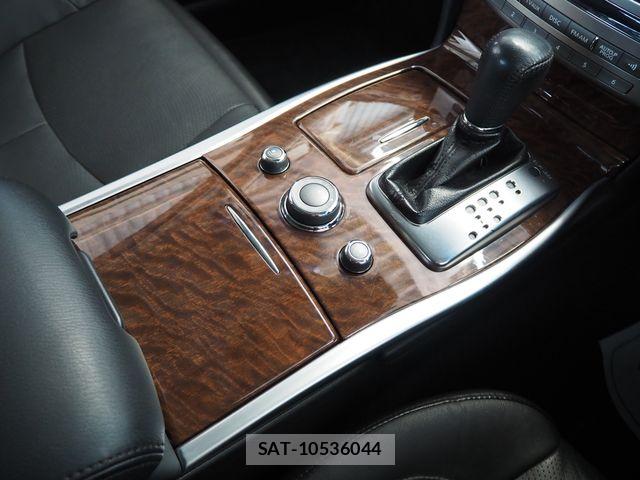 Nissan FUGA 2017-12 5868310-13