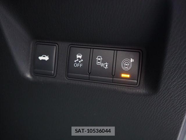 Nissan FUGA 2017-12 5868310-17