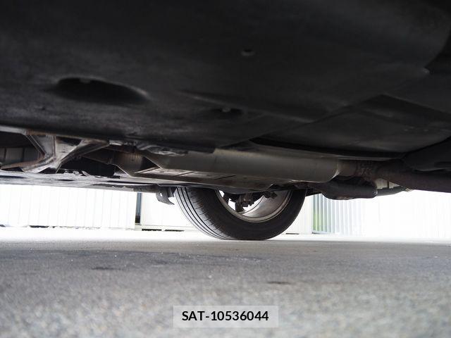 Nissan FUGA 2017-12 5868310-21