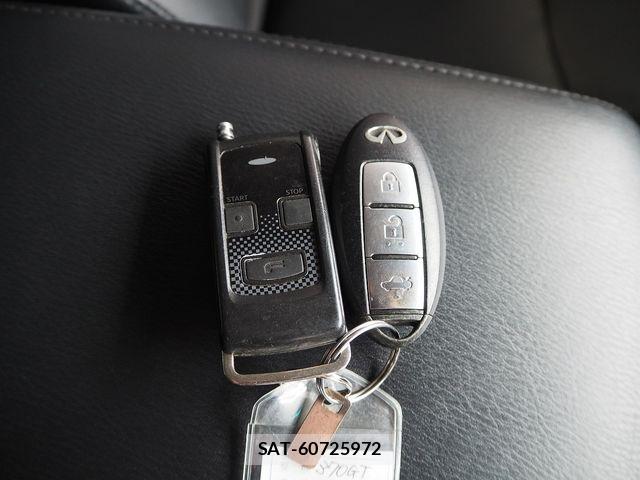 Nissan FUGA 2015-03 6815050-17