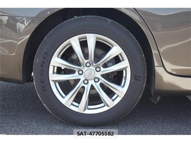 Nissan FUGA 2018-02 6993835-29