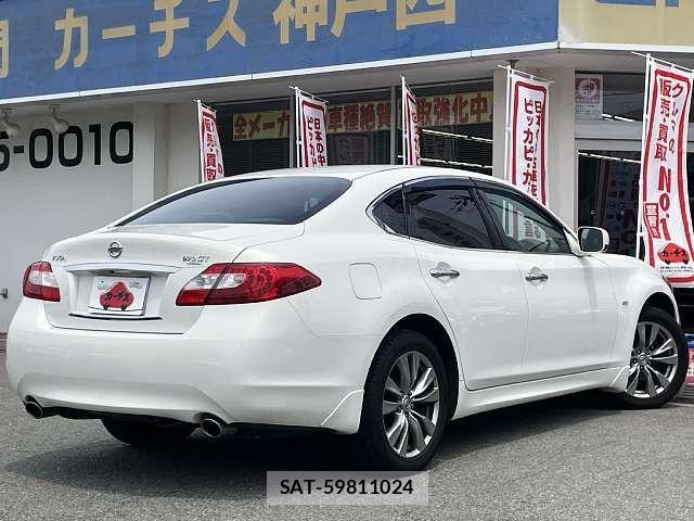 Nissan FUGA 2013-05 7218996-2