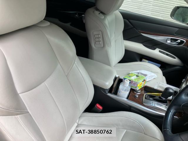Nissan FUGA 2017-07 7357892-13