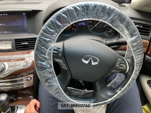Nissan FUGA 2017-07 7357892-16