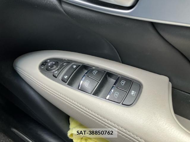 Nissan FUGA 2017-07 7357892-17