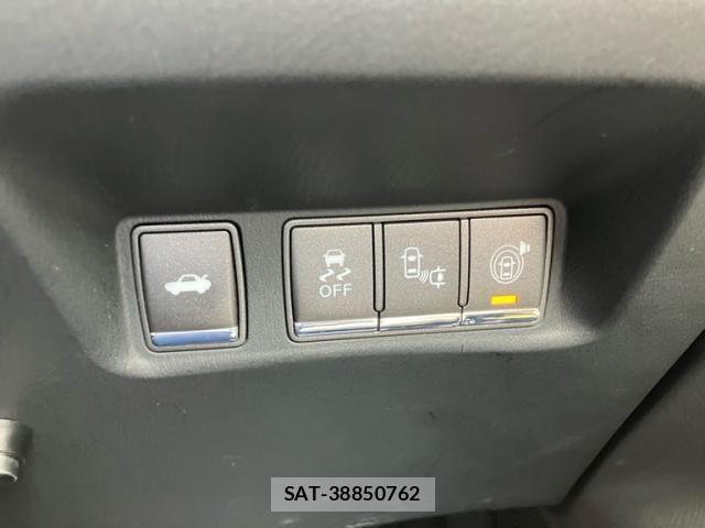 Nissan FUGA 2017-07 7357892-19
