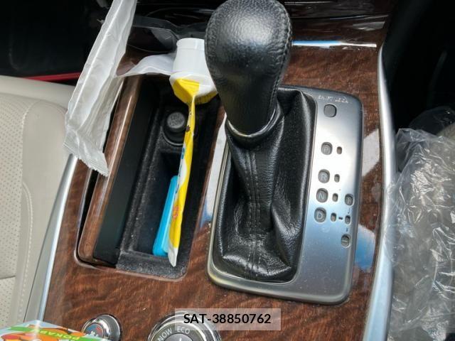 Nissan FUGA 2017-07 7357892-22
