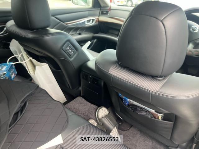 Nissan FUGA 2013-07 7454536-15