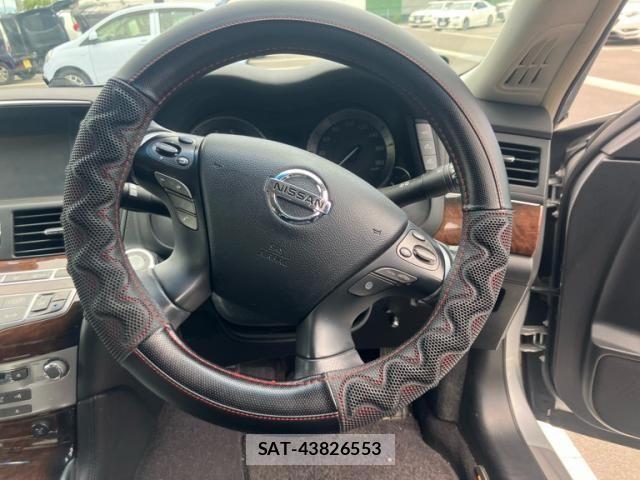 Nissan FUGA 2013-07 7454536-17