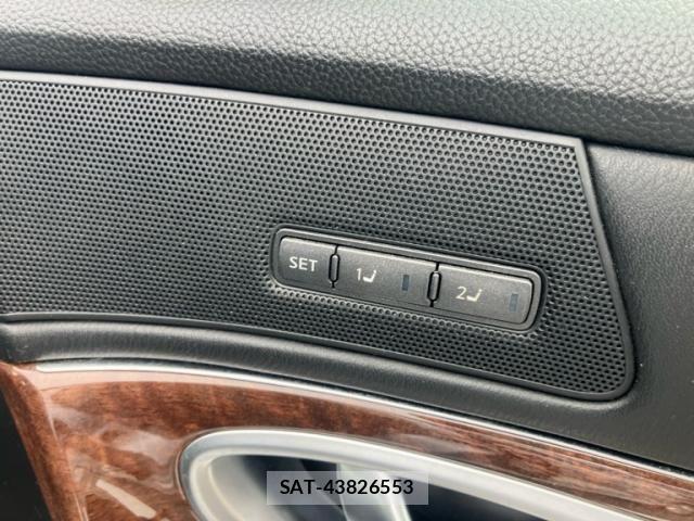 Nissan FUGA 2013-07 7454536-18