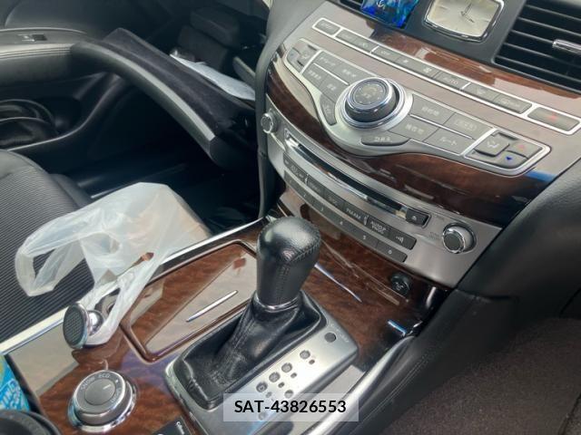 Nissan FUGA 2013-07 7454536-19
