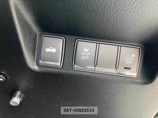 Nissan FUGA 2013-07 7454536-20