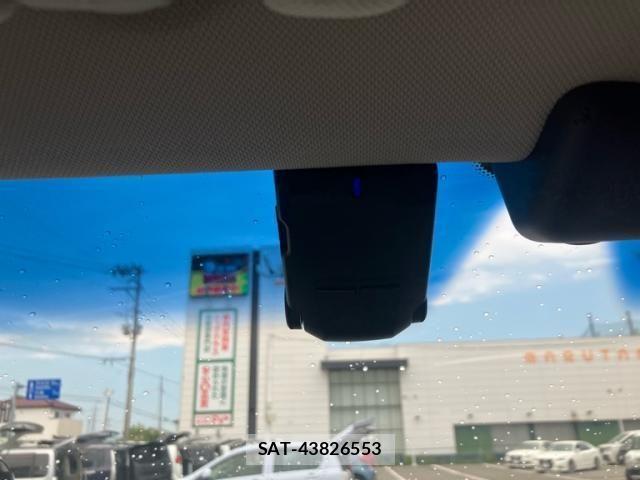 Nissan FUGA 2013-07 7454536-25