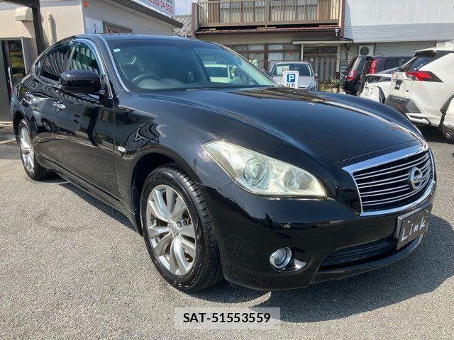 Nissan FUGA 2013-03 8207660-3
