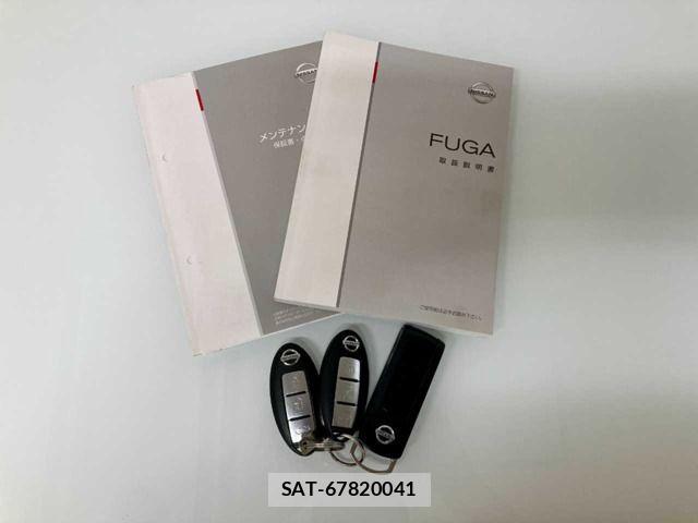 Nissan FUGA 2012-02 8245270-1