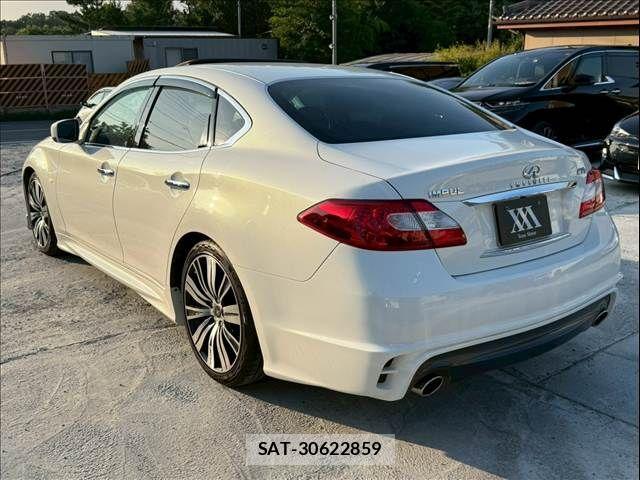 Nissan FUGA 2010-03 8562026-4