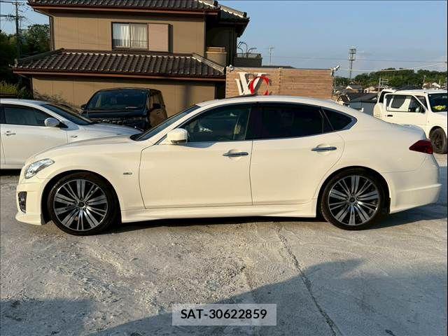 Nissan FUGA 2010-03 8562026-8