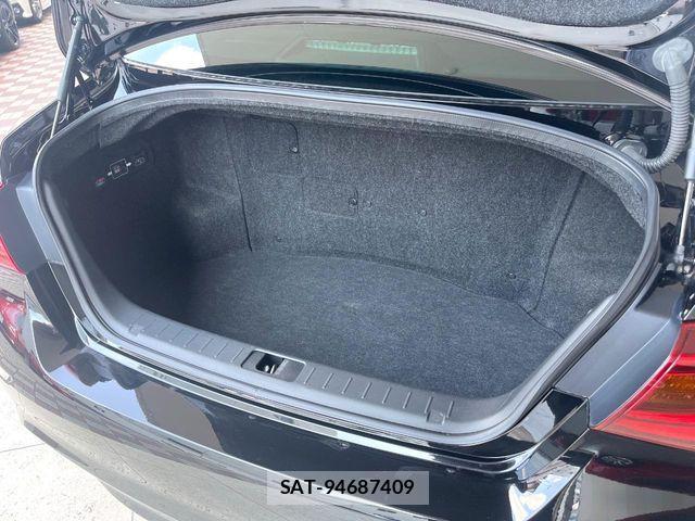 Nissan FUGA HYBRID 2018-04 1257002-9