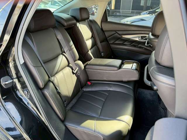 Nissan FUGA HYBRID 2011-01 1545468-10