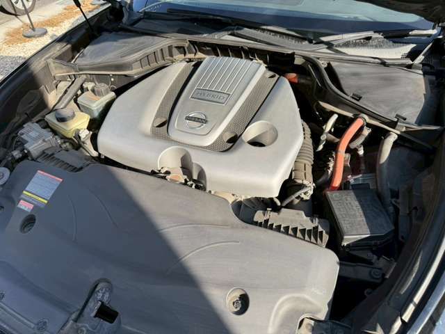 Nissan FUGA HYBRID 2011-01 1545468-12