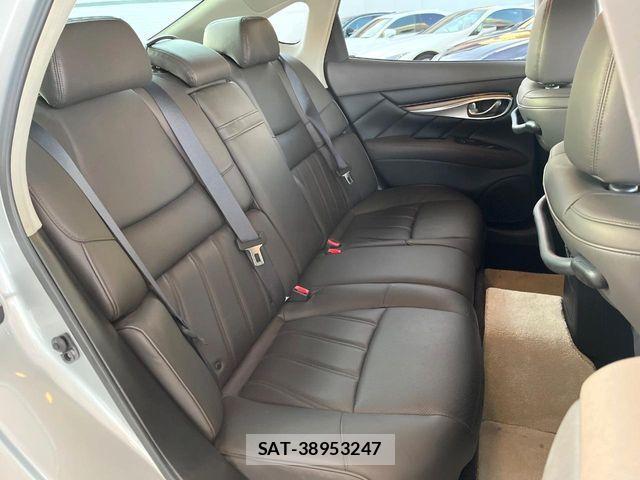 Nissan FUGA HYBRID 2011-11 3374108-8