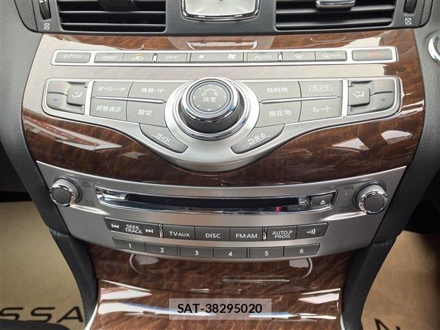 Nissan FUGA HYBRID 2018-09 4042844-11