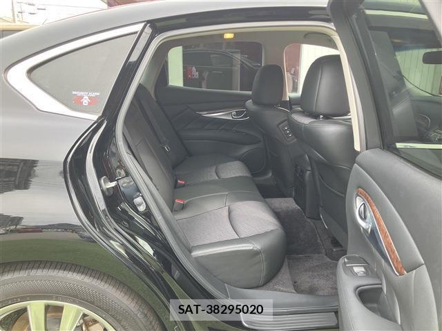 Nissan FUGA HYBRID 2018-09 4042844-5
