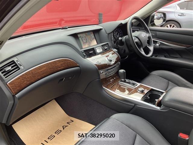 Nissan FUGA HYBRID 2018-09 4042844-6