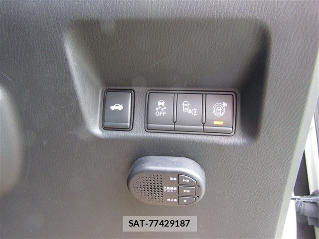 Nissan FUGA HYBRID 2022-03 6215025-16