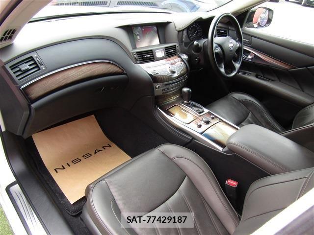 Nissan FUGA HYBRID 2022-03 6215025-21