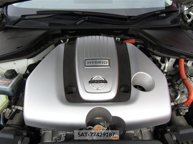 Nissan FUGA HYBRID 2022-03 6215025-28