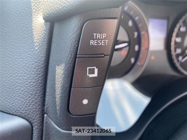 Nissan FUGA HYBRID 2019-08 6905730-23