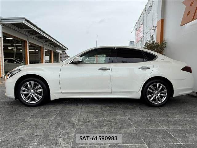 Nissan FUGA HYBRID 2016-08 7020532-10