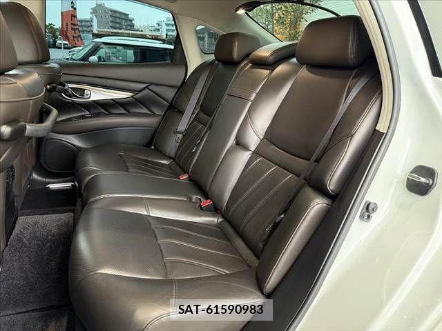 Nissan FUGA HYBRID 2016-08 7020532-18