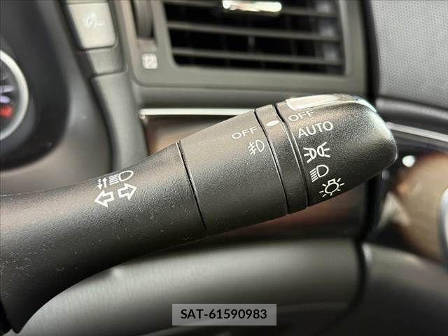 Nissan FUGA HYBRID 2016-08 7020532-27