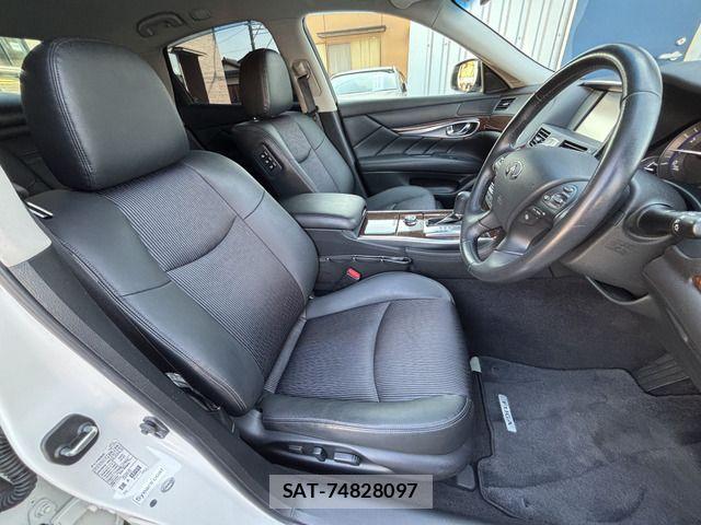 Nissan FUGA HYBRID 2015-05 7020530-12