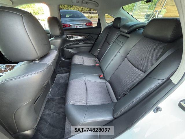 Nissan FUGA HYBRID 2015-05 7020530-16
