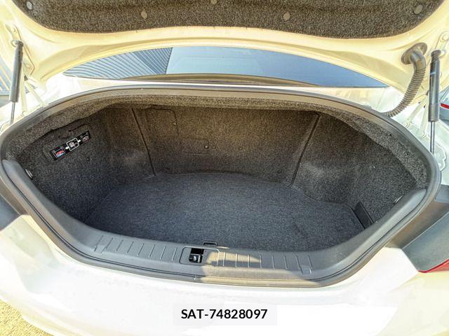 Nissan FUGA HYBRID 2015-05 7020530-17