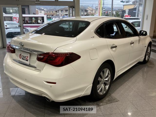Nissan FUGA HYBRID 2016-07 7058685-18
