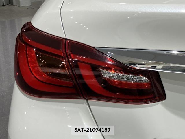 Nissan FUGA HYBRID 2016-07 7058685-24