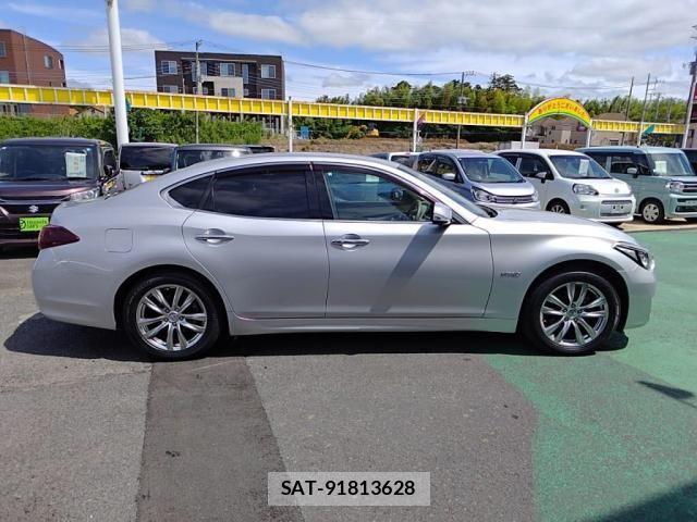 Nissan FUGA HYBRID 2018-06 7392252-9