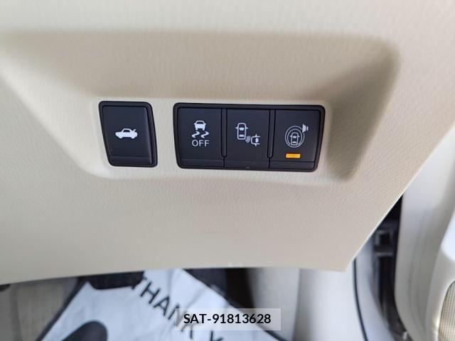 Nissan FUGA HYBRID 2018-06 7392252-17