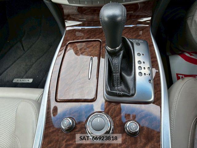 Nissan FUGA HYBRID 2015-12 7454538-16