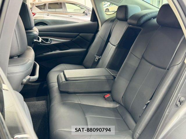 Nissan FUGA HYBRID 2015-05 7562165-26